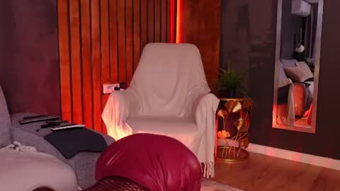 miss_m online show from July 8, 11:52 pm