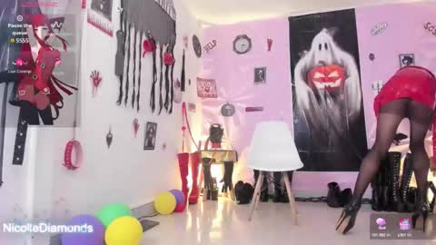 Miss Nicole online show from October 6, 1:18 pm