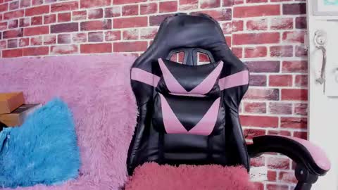 Miss Pecados online show from June 4, 8:59 pm