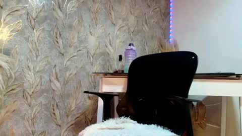 victoria online show from July 28, 4:39 pm