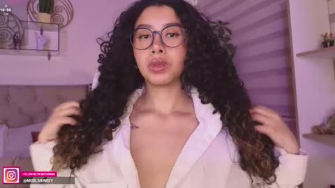 Amy Olivera online show from December 1, 12:58 pm