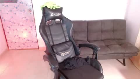 hanna    online show from March 21, 5:02 am