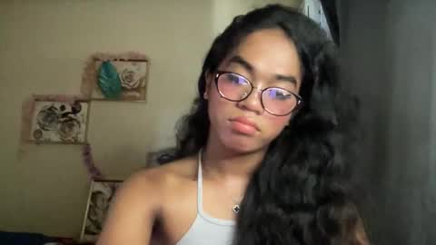 miss_veron_xoxo online show from March 2, 7:15 am