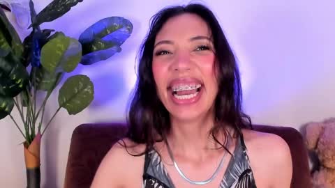 Miss Veronica online show from April 17, 1:35 pm