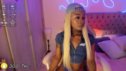 Tay Tay Independent Model   online show from May 22, 5:58 am