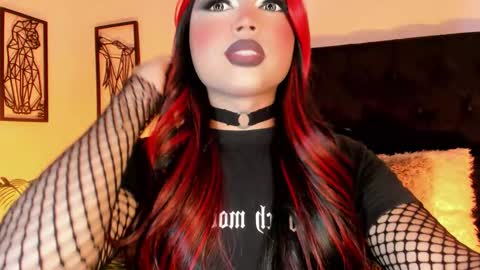 miss_zz online show from November 11, 6:10 pm