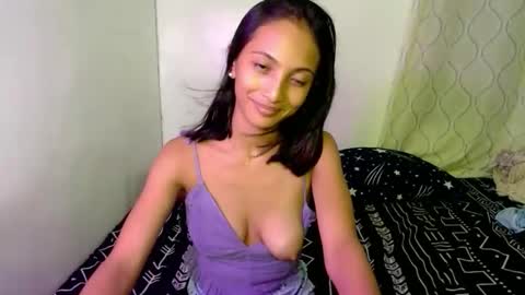 Alona online show from April 8, 2:53 pm