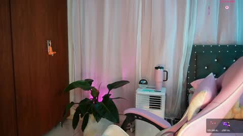 missara_ online show from April 10, 12:27 am