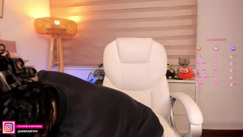 Sara Vanegas online show from October 29, 1:57 pm