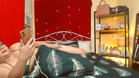 Snapshot of missdominantbigcockx chatting on October 22, 6:09 pm missdominantbigcockx online show from October 22, 6:09 pm