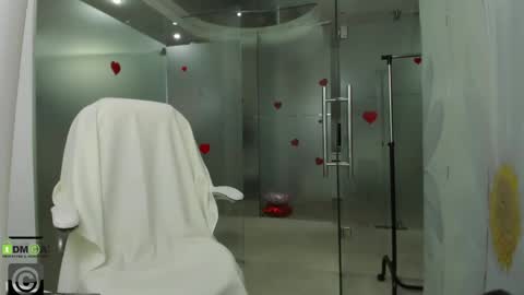 missdominna online show from April 17, 2:47 am