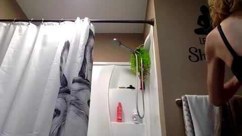 MissEeva online show from April 12, 2:15 am