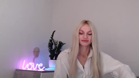 EMMA online show from December 7, 10:01 pm