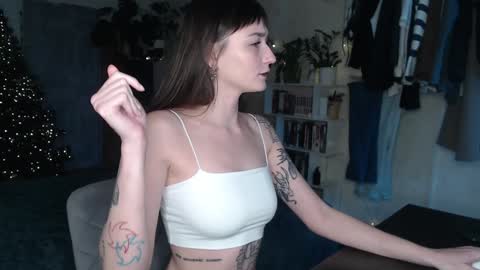 missfiti online show from December 21, 11:44 am