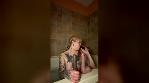 missingmaryjane online show from April 23, 8:11 am