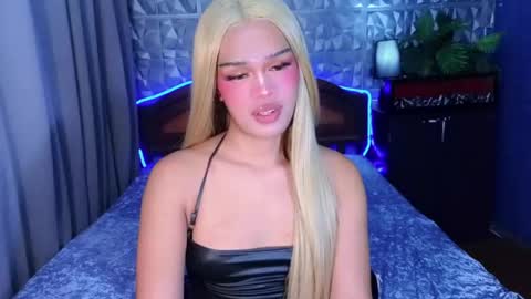 im your queen steffie online show from June 7, 1:49 pm