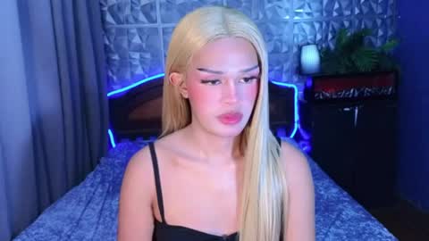 im your queen steffie online show from June 11, 2:37 pm