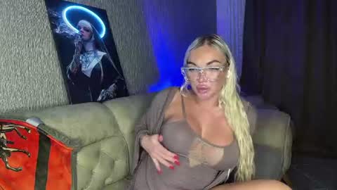 Jess online show from July 21, 6:10 pm