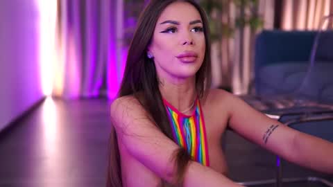 misskiarra online show from February 14, 8:21 am