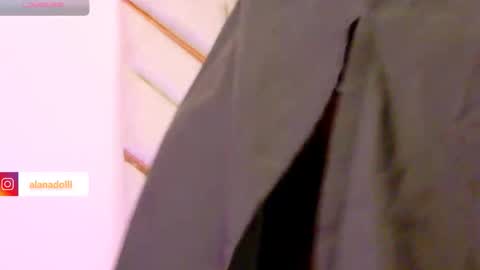 lyly  independient model online show from April 13, 3:27 pm