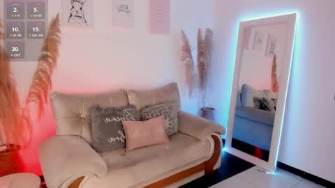 Linda  online show from February 6, 7:27 pm