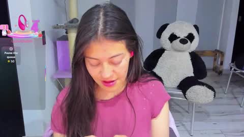 missloren333 online show from December 16, 7:37 am