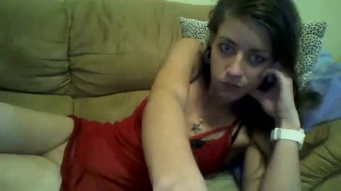 Snapshot of missmeandre chatting on February 25, 10:31 pm 4bdn couple online show from February 25, 10:31 pm