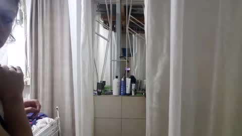 Snapshot of missmeandre chatting on January 8, 9:44 pm 4bdn couple online show from January 8, 9:44 pm