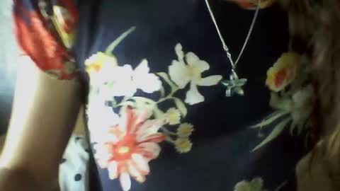 Snapshot of missmeandre chatting on January 28, 1:49 pm 4bdn couple online show from January 28, 1:49 pm