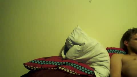 Snapshot of missmeandre chatting on February 13, 12:24 am 4bdn couple online show from February 13, 12:24 am