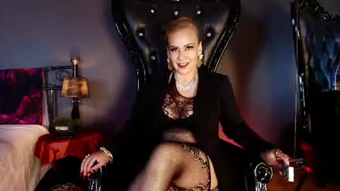 missmelania online show from June 11, 9:46 pm