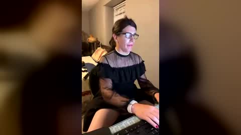 Nicole Smith online show from July 23, 4:10 am