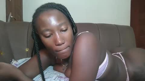pretty gal online show from June 11, 7:06 am