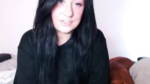Snapshot of missqueen1416 chatting on October 23, 8:05 am Missqueen1416 online show from October 23, 8:05 am