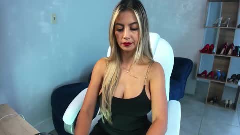 Miss Rhodes online show from October 28, 8:32 pm