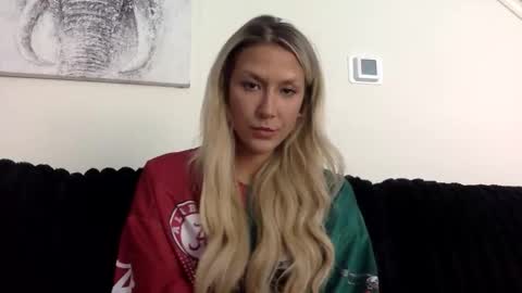 Alyssa online show from April 23, 7:15 pm