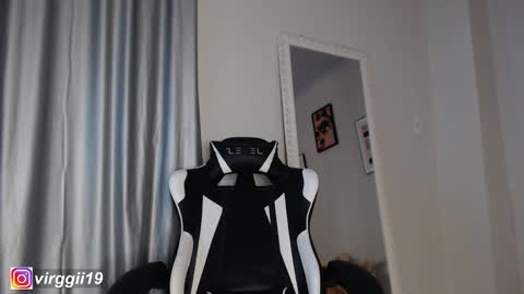 missvirggii online show from September 17, 10:13 pm