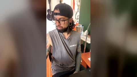     online show from March 13, 6:33 pm