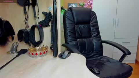 Mistress Kristi online show from June 16, 8:02 pm