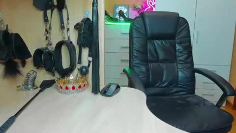 Mistress Kristi online show from July 1, 7:33 pm