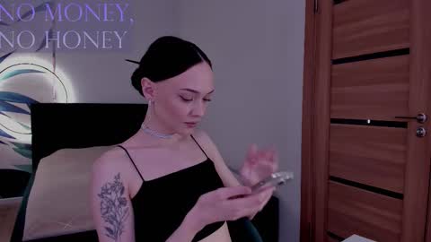 Mistress Mia online show from November 27, 9:44 pm