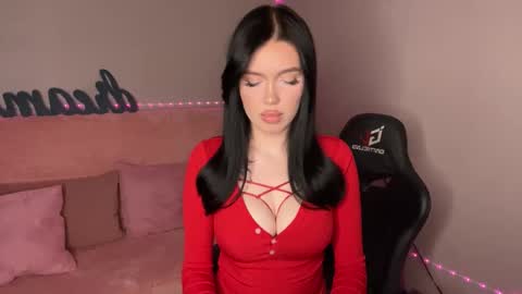 Snapshot of mistress_of_hearts chatting on October 26, 9:36 pm Mia online show from October 26, 9:36 pm