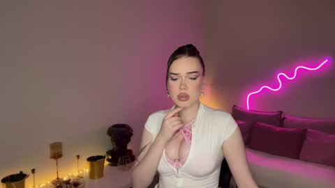 Mia online show from June 28, 3:19 pm