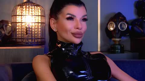 Elenia online show from November 24, 1:21 pm