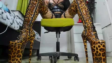 Tiffany online show from April 21, 8:10 am