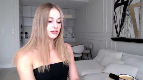 mistressuniverse online show from October 8, 9:26 am