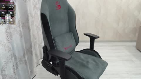 misty_dark online show from September 10, 1:34 pm