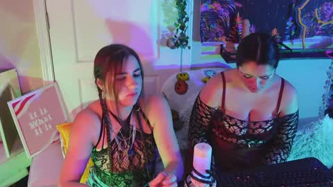 Hera  Tethra Bathtub stream  20k followers  Ask about our custom videos3 online show from January 28, 2:10 pm