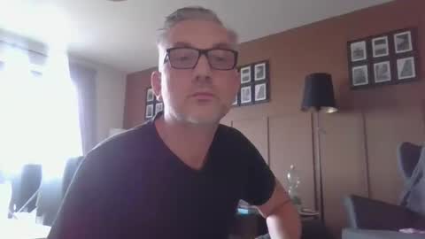 mklondon78 online show from October 7, 9:49 am