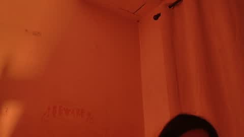 MoonLipson online show from August 3, 3:41 am